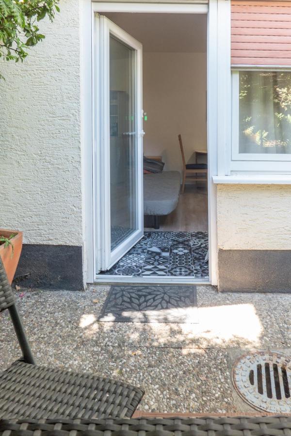 Kleines Souterrain Direkt Am Park Appartement *