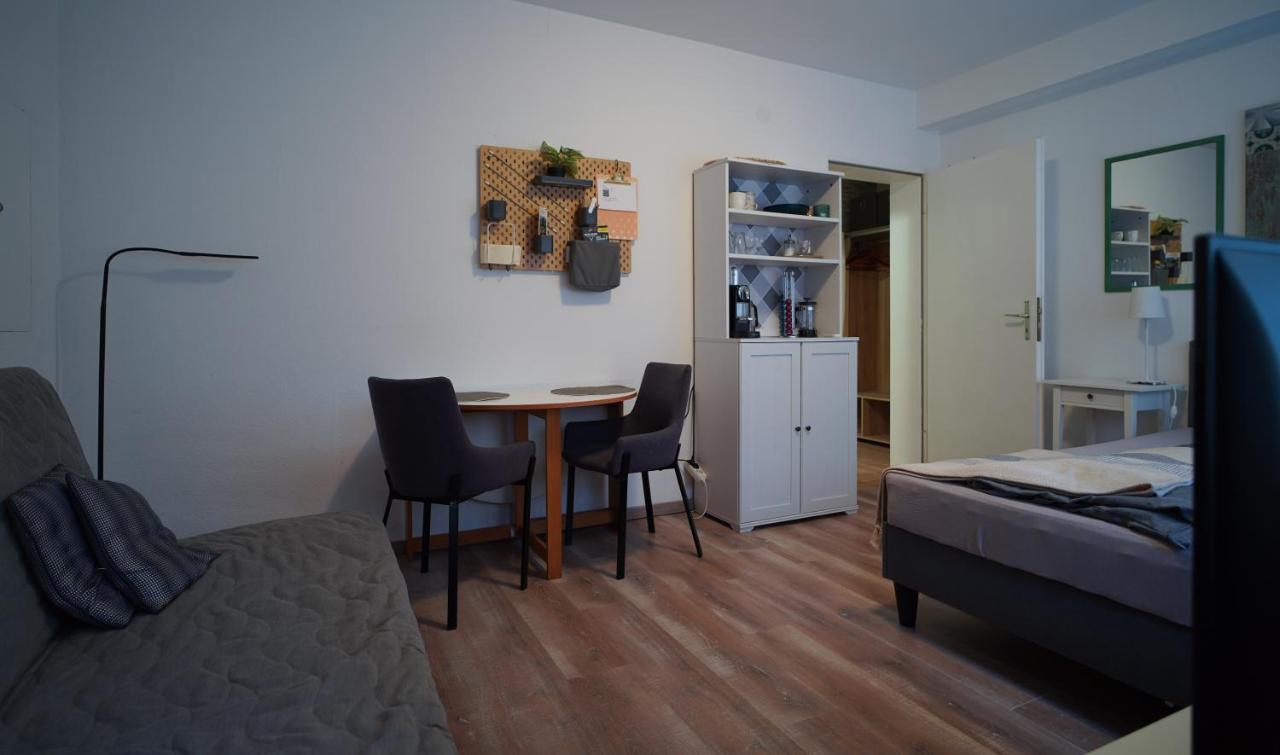 Kleines Souterrain Direkt Am Park Appartement